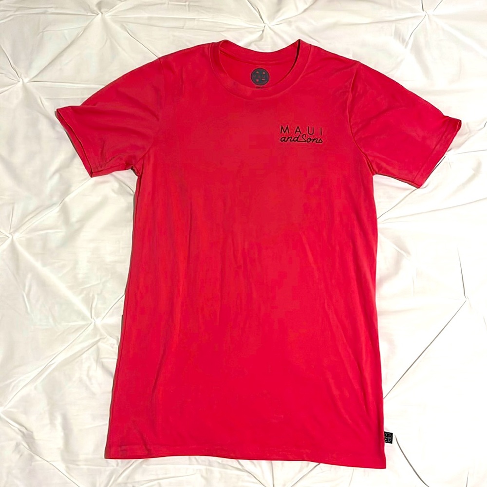 Small Maui and Sons shirt
